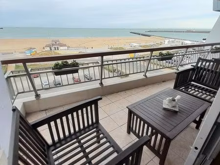 location calais face mer