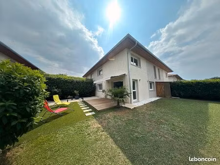 rare duplex en rez de jardin  garage et parking privatifs – résidence récente sur la commu