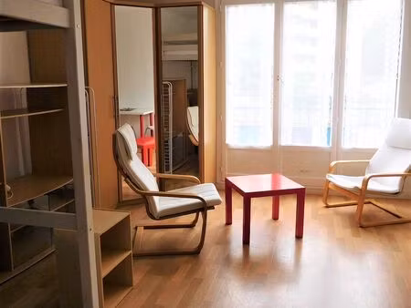 studio meublé 26m² parking privé local à vélos