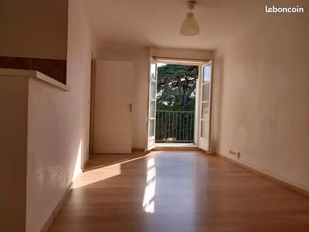 f2 calme balcon garage melun
