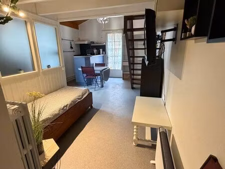 ? à louer – studio meublé 25 m² avec mezzanine – coulon  bord de sèvre