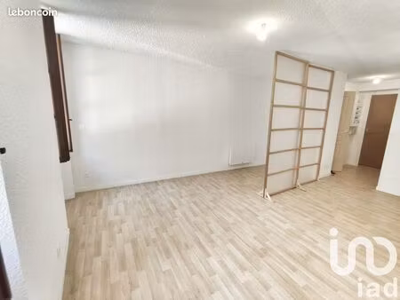 studio 1 pièce 27 m²