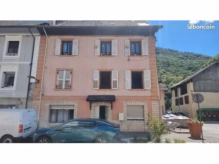 immeuble 180 m² aiguebelle