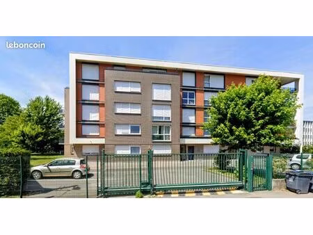 studio meublé refait à neuf 29 m² – dispo immédiatement – sans frais d'agence – métro & fa
