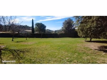 terrain constructible 1000m²