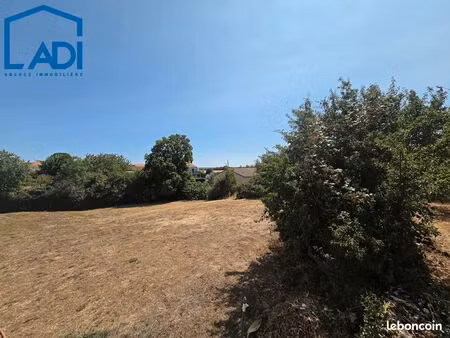 terrain 768 m² nanteuil
