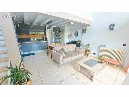 t3 en duplex de 61 77 m² – terrasse 16 m² – parking couvert – cave – le bourget-du-lac
