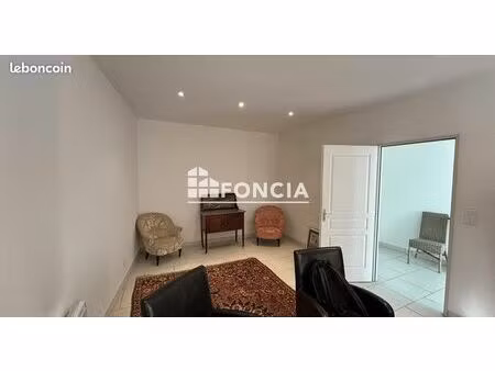 exclusivité carpentras centre-ville – local commercial de 63 m² libre avec point d'eau