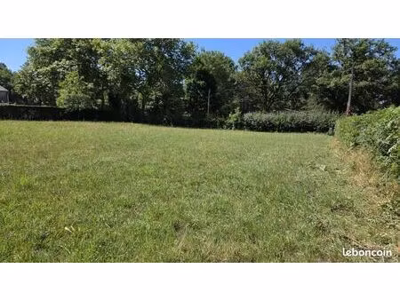 montredon labessonnié  terrain plat de 1460 m²