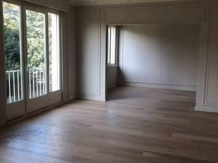 location f4 de 121 m2 av de la marne tourcoing limite mouvaux loyer modéré disponible rapi