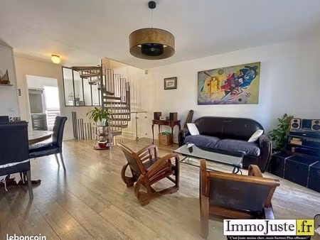 triplex 5 pièces 98 m²