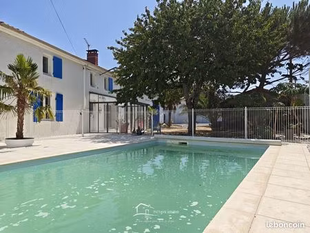 propriété 9 pièces 225 m²
