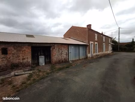 maison 90m2 + grenier aménageable  800m2 terrain forage