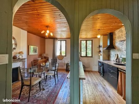 duplex de charme rénové - meublé – 80 m² au sol – avec vue – possibilité 2 chambres - roue