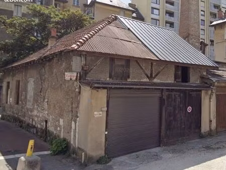 garage fermé 17 m² – centre ville – rue d'angleterre