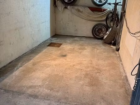 location garage box fermé tignes