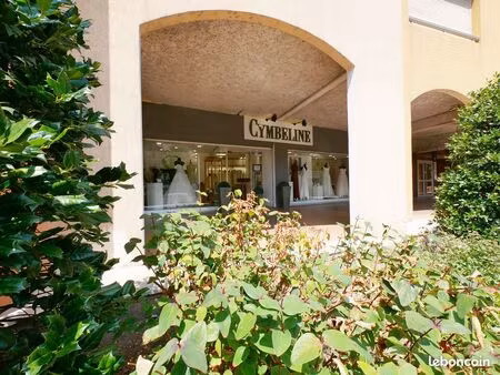 local commercial 82 m² annecy