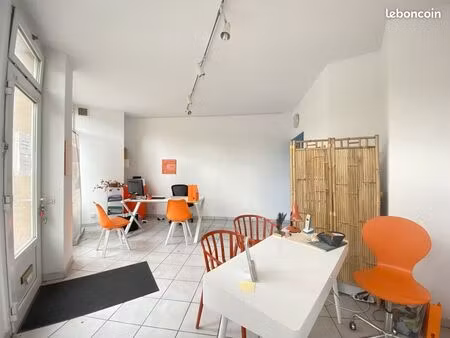 commerce 23 m²
