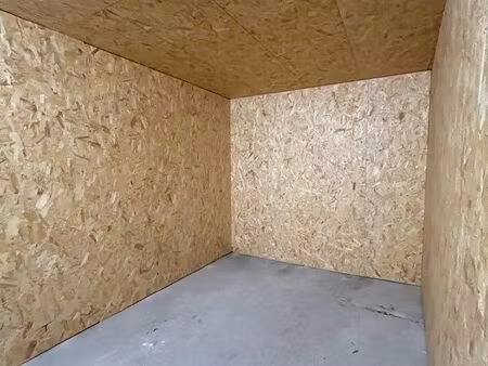 place de parking + box