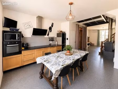 propriété 7 pièces 180 m²