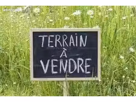 terrain 700 m² dange-saint-romain
