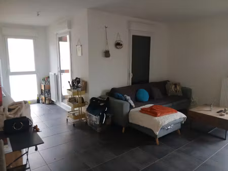 location appartement 3 pièces 62 m² à pont-de-chéruy (38230)