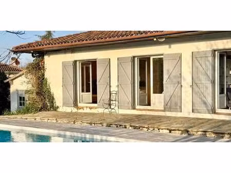 maison avec piscine et terrasse bassussarry (64)