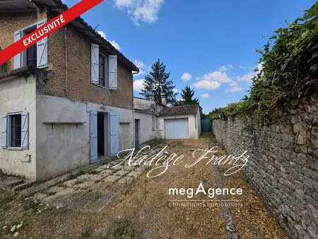 maison 73 m² à rénover – garage  terrain de 1 000 m² – saint-jean-d’angély