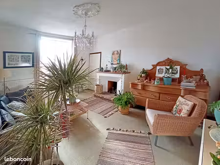 maison de 320 m2 avec jardin et local commercial inclus de 50 m2 actuellement sous bail