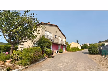 à seulement 3 km de limoux  dans un village calme et recherc