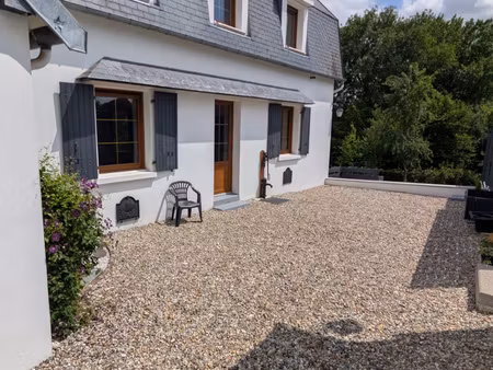 exclusivité maison de village avec beau jardin