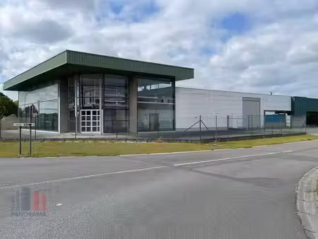 bedrijfsgebouw met showroom en magazijn te huur