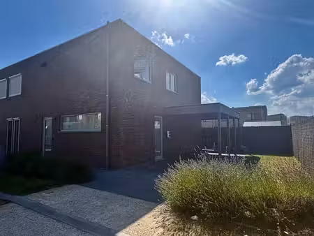 ruime ben-woning met 3 slaapkamers en grote tuin