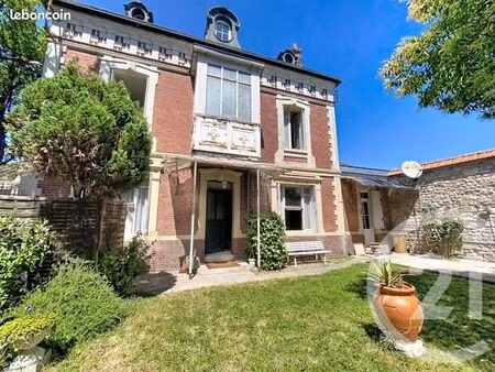 maison 8 pièces 180 m²