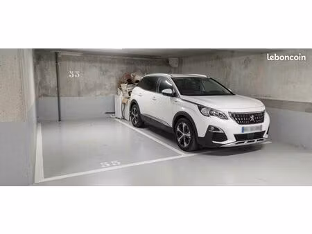 place de parking en sous-sol sécurisé
