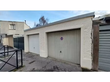 location garages à trappes - proche centre et gare - 150 /mois