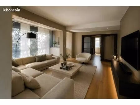 villa authentique - lumineuse - contemporaine avec piscine – la garde 83130