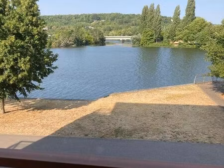 bel appartement en bord de seine