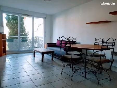 loue t1bis 33 m² avec parking