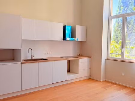 à louer – appartement t2 avec mezzanine – 67 m² – 820 /mois