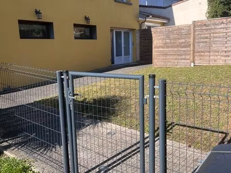 à louer t2 50 m2 centre bourg début octobre