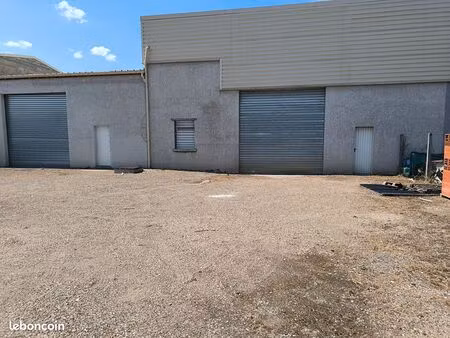 local 192 m² freneuse