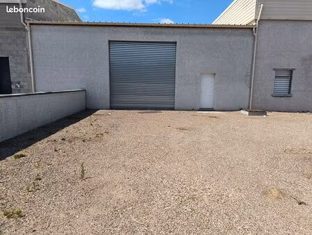 local 205 m² freneuse