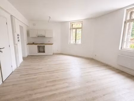 location appartement centre ville moreuil
