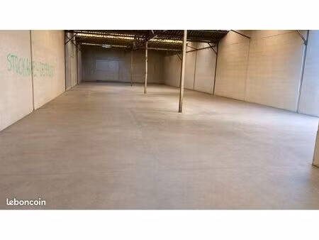 hangar 5 minutes saacy 300m2