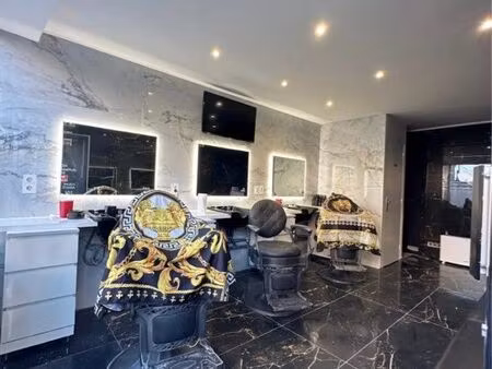 local disponible pour salon de coiffure barber barbershop