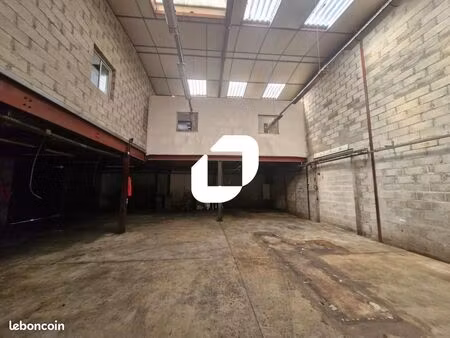 local d'activité 310 m²