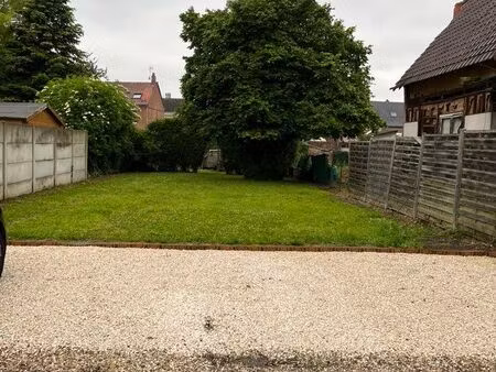 maison individuelle meublé 3 chambres - 85m2 - jardin - dépendance - parking privé