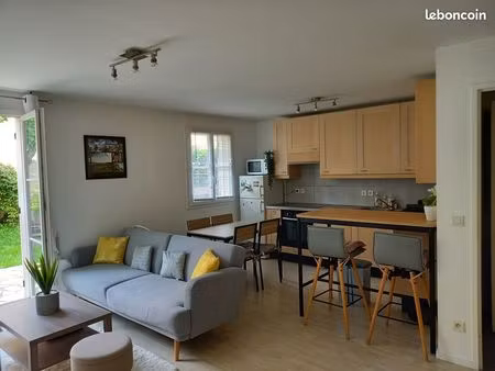 superbe f2 meublé dans résidence avec jardin  terrasse  parking  garage