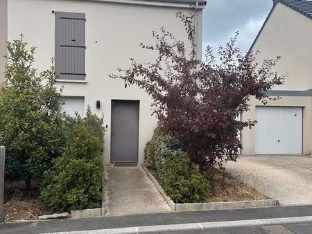 maison 3 chambres - jardin - climatisation - dpe a - 1300 euros hors charges -01/12